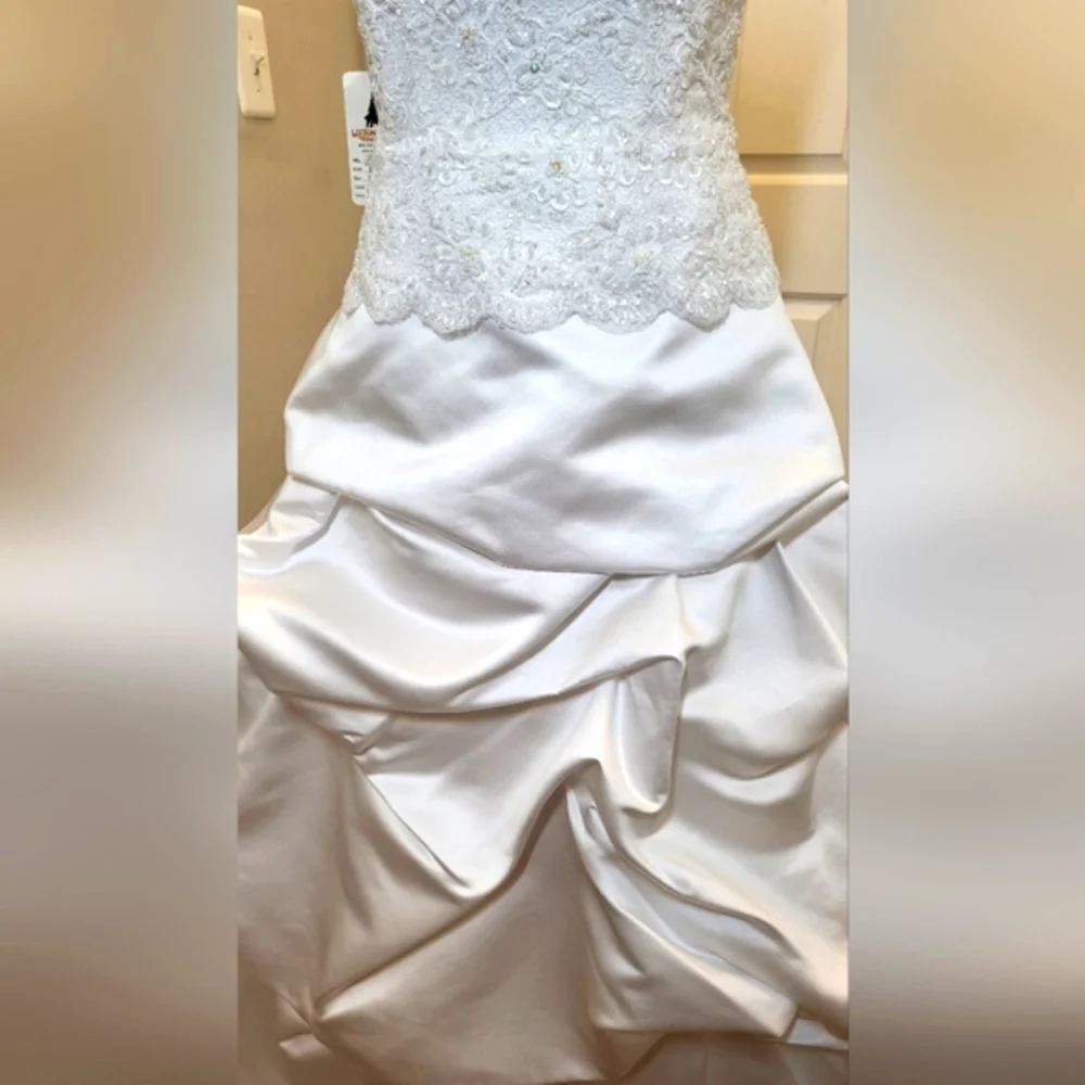 Da Vinci Modern Romantic White Orchid Boutique Gown Dress - Picture 7 of 16